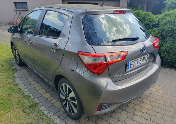 Toyota Yaris cena 63500 przebieg: 16873, rok produkcji 2018 z Niepołomice małe 154